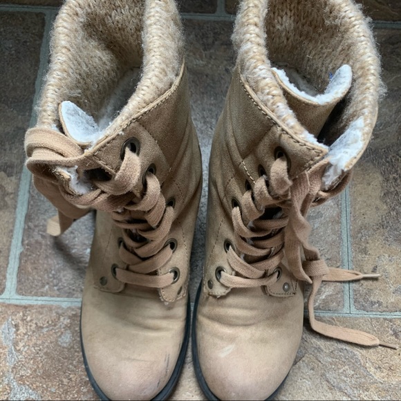 Roxy Boots - Picture 3 of 3